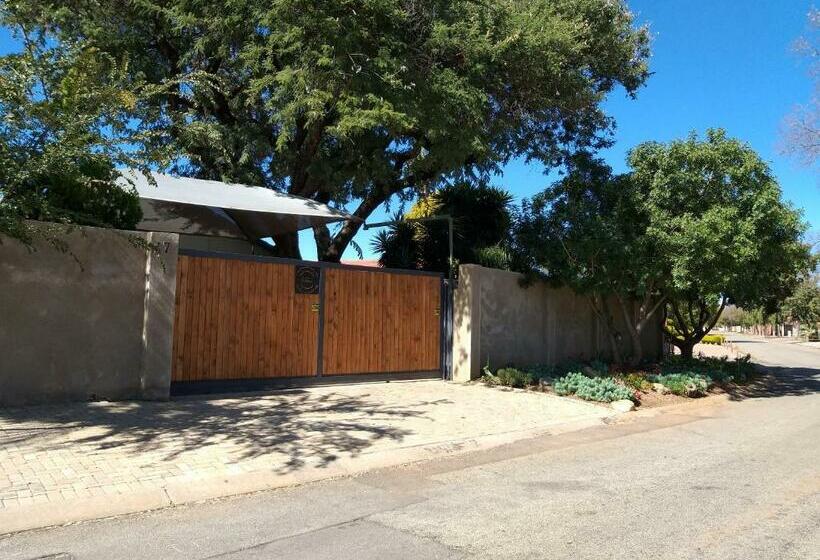 Zuch Accommodation At Pafuri Self Catering Guest Suite