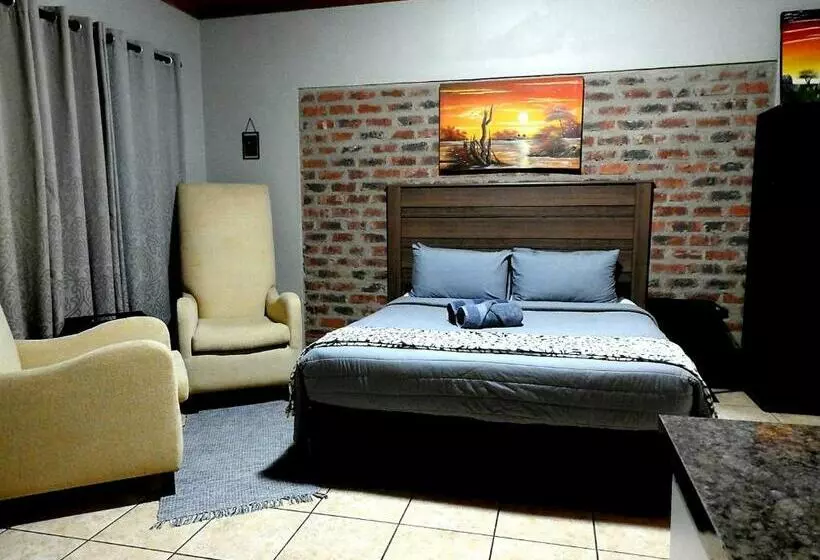 Zuch Accommodation At Pafuri Self Catering   Guest Suite