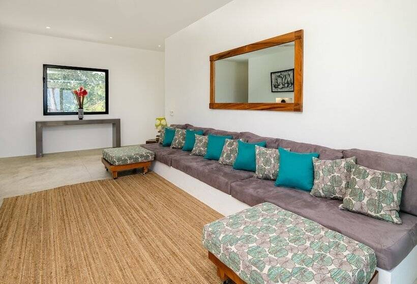 Magnificent New Modern Villa With Sea View 5 Bedrooms