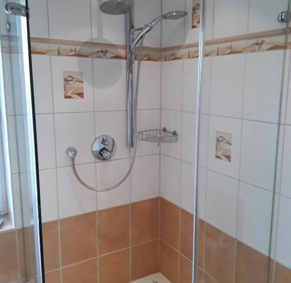 ペンション Biene S Bärenstube