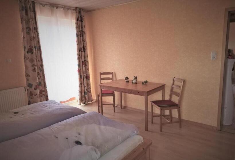 ペンション Biene S Bärenstube