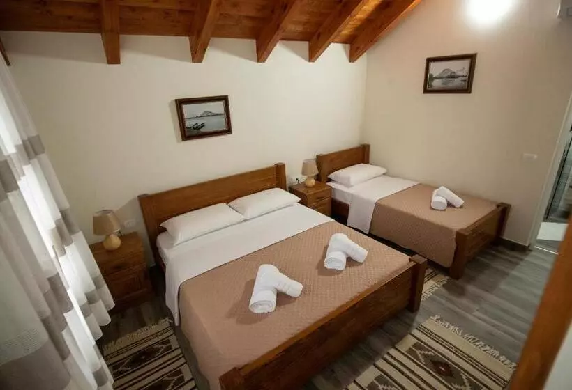 Pensão Xhuli Guesthouse
