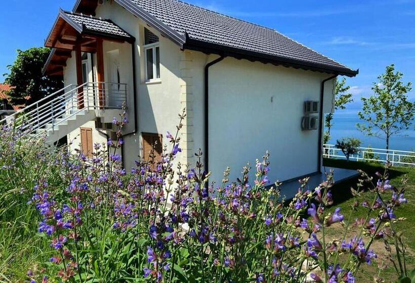 پانسیون Xhuli Guesthouse