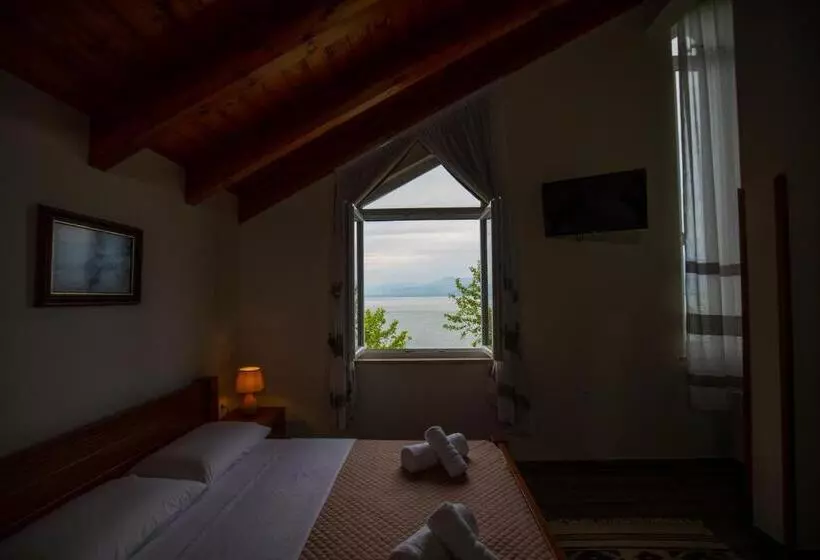 Pensão Xhuli Guesthouse