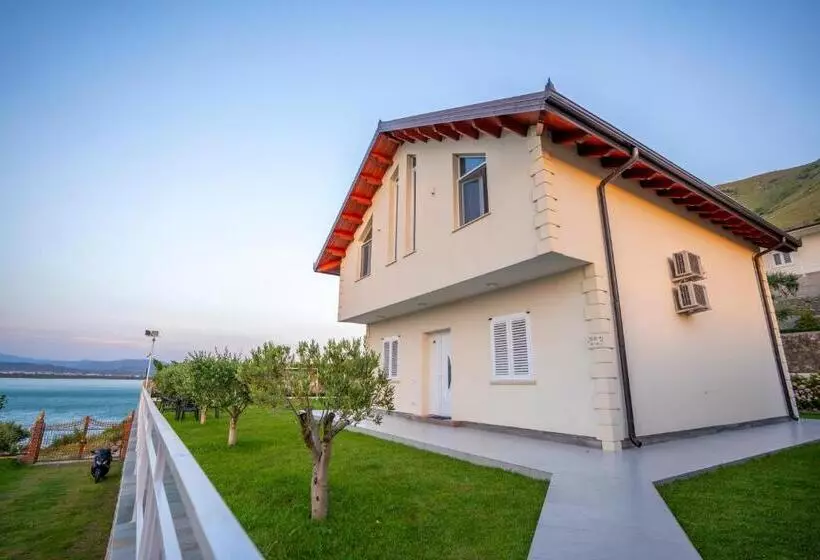 Pensão Xhuli Guesthouse