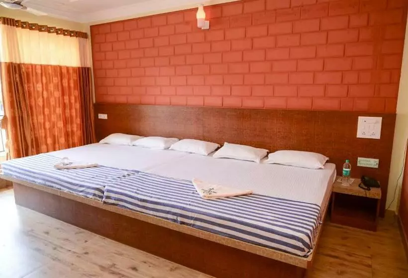 Hotel Parijatha Inn