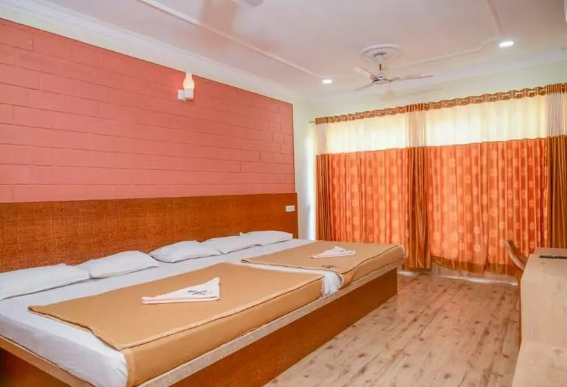 Hotel Parijatha Inn