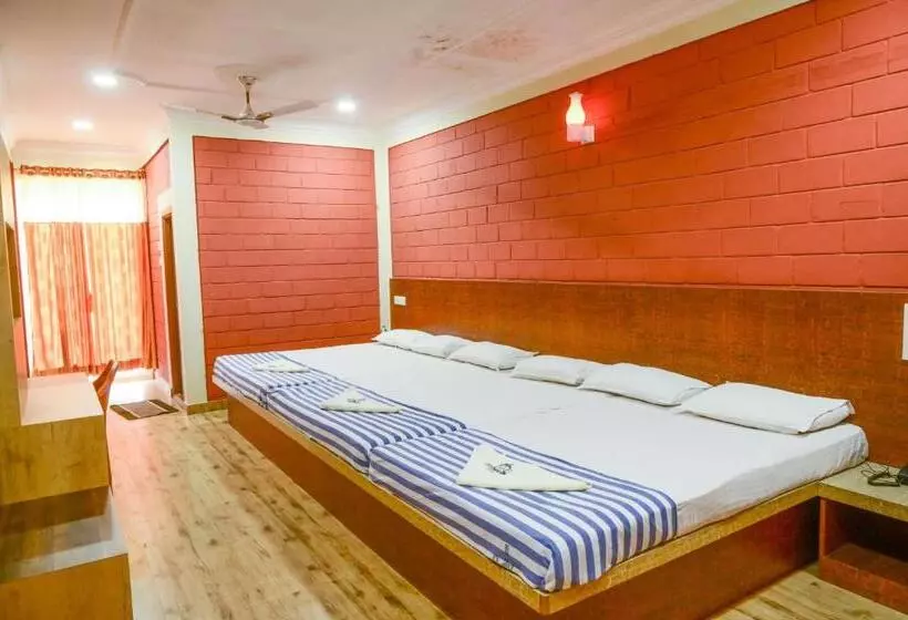 Hotel Parijatha Inn