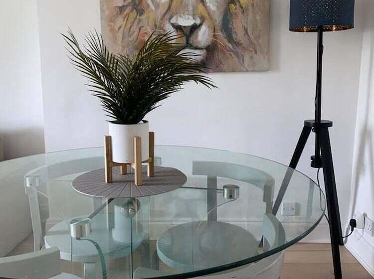 Lovely 1 Bed Apartment In London   View Of Shard