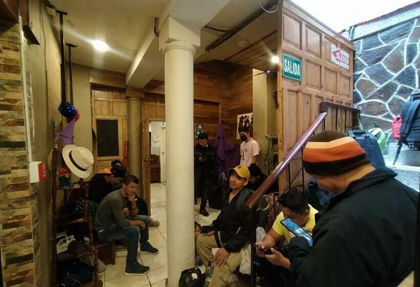 פנסיון Hostal La Casa Toleña Quito Ecuador