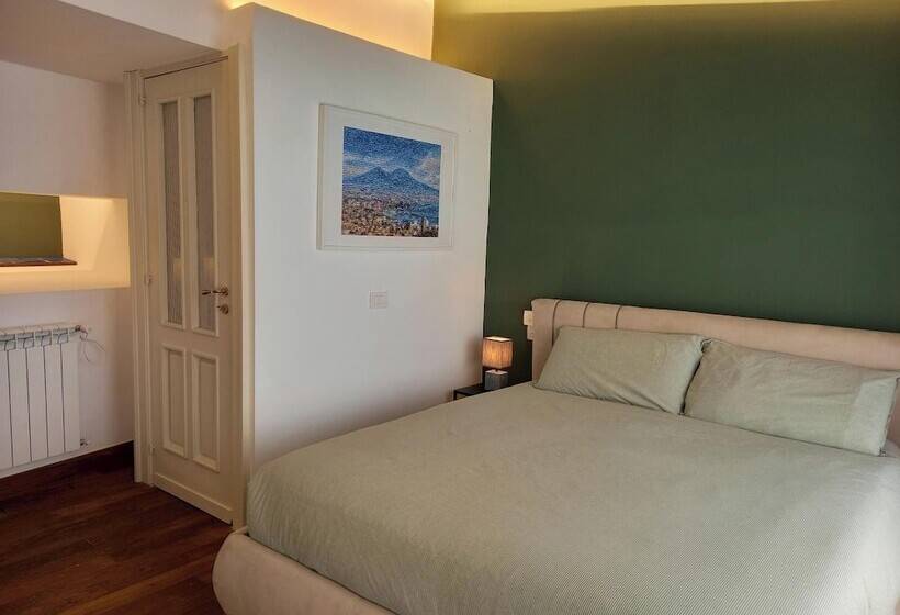 تختخواب و صبحانه Le Petit Palais Naples