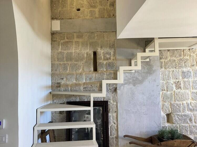 تختخواب و صبحانه Le Petit Palais Naples