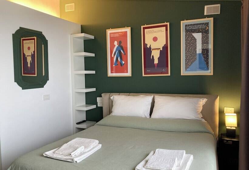 تختخواب و صبحانه Le Petit Palais Naples