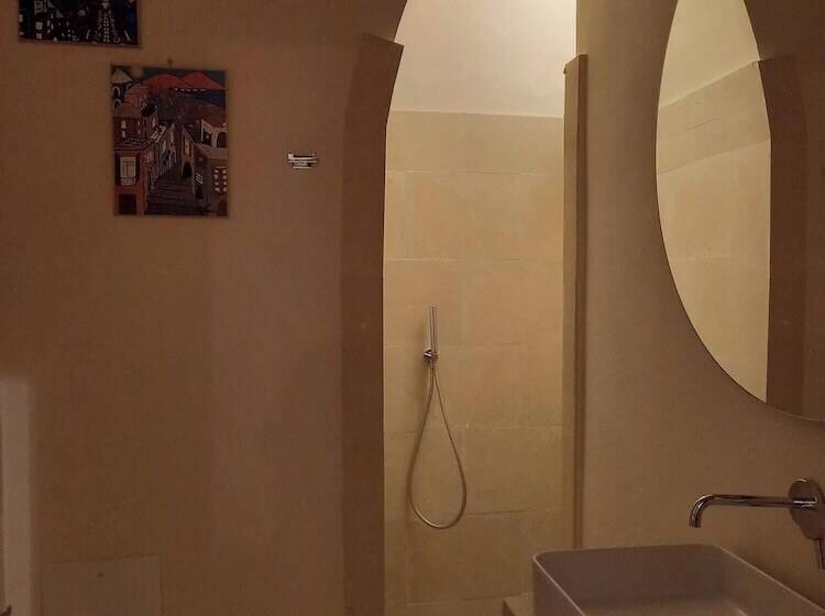 تختخواب و صبحانه Le Petit Palais Naples