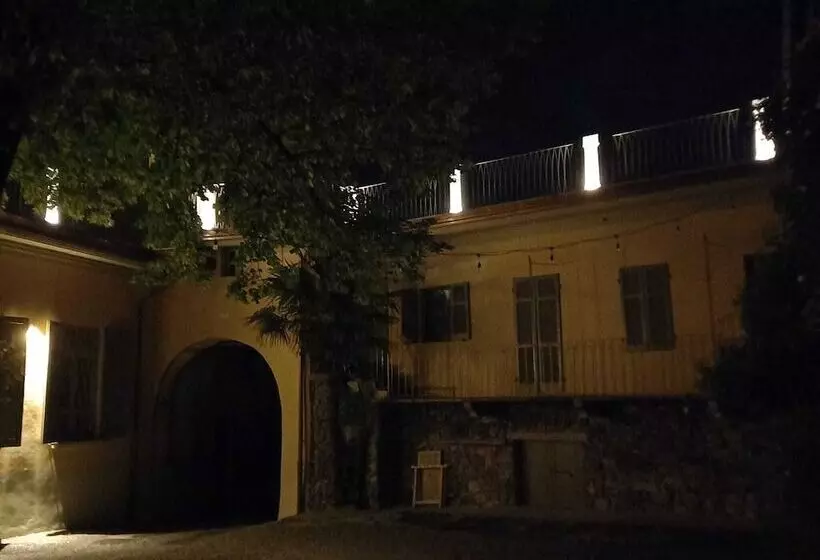 ベッドアンドブレックファースト Villa Chiovenda Residenza D Epoca