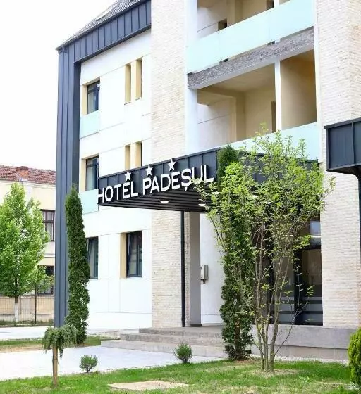 ホテル Padesul