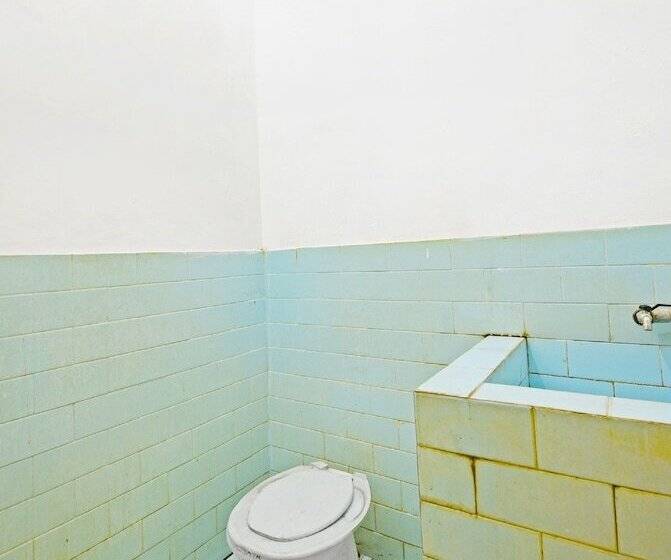 Spot On 91270 Hotel Arimbi