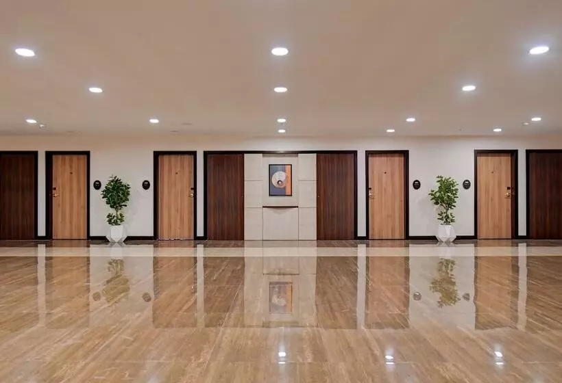 Hotelli Tip Top International Pune