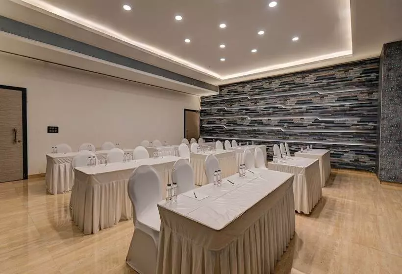 Hotelli Tip Top International Pune