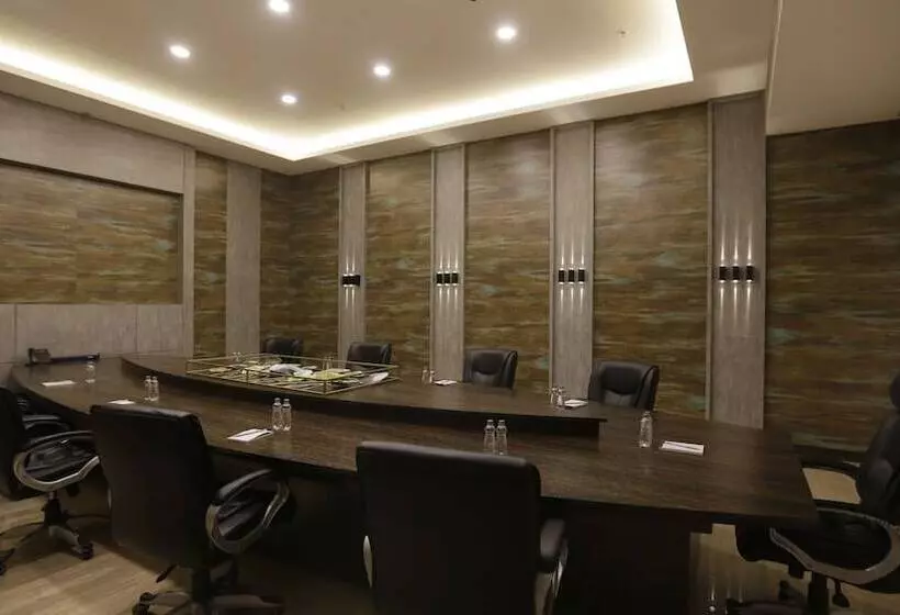 Hotelli Tip Top International Pune