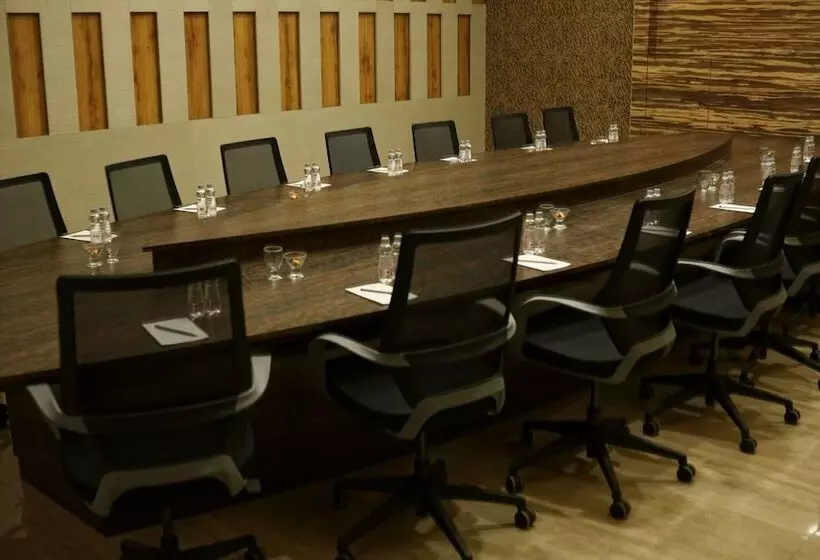 Hotelli Tip Top International Pune