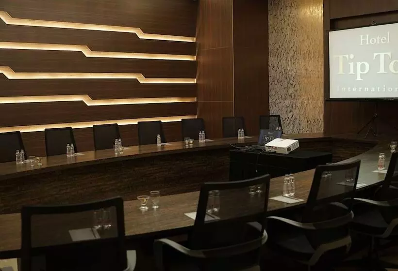 Hotelli Tip Top International Pune