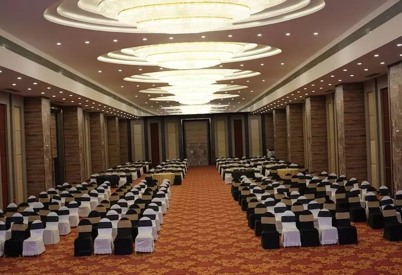 Hotelli Tip Top International Pune