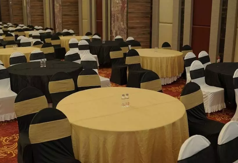 Hotelli Tip Top International Pune