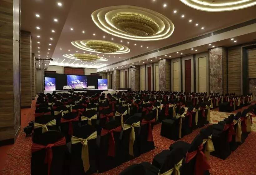 Hotelli Tip Top International Pune