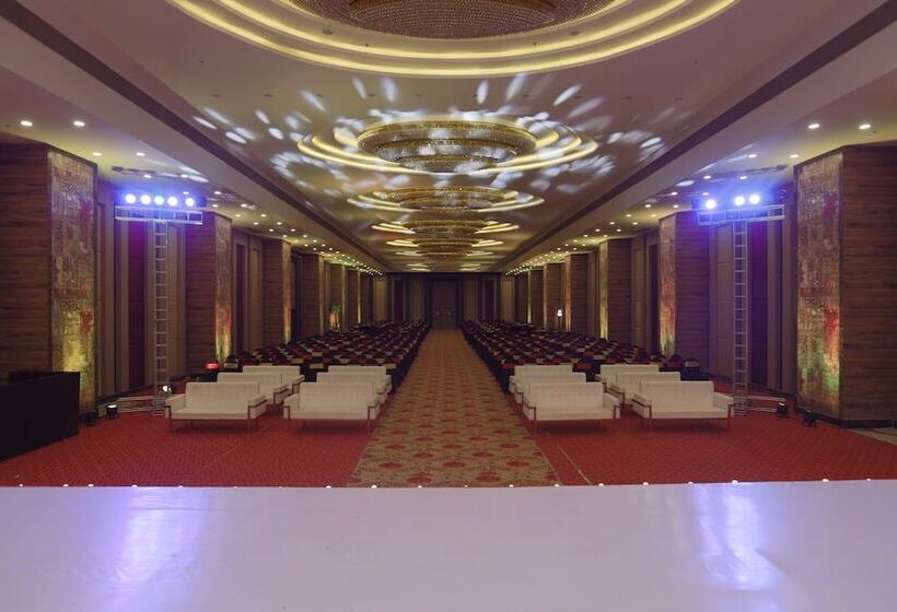 בית מלון כפרי Tip Top International Pune