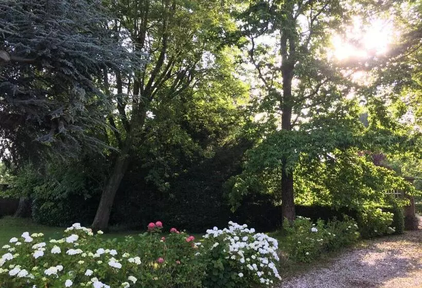 ペンション Les Jacquemarts Normands Maison D Hôtes   Guesthouse