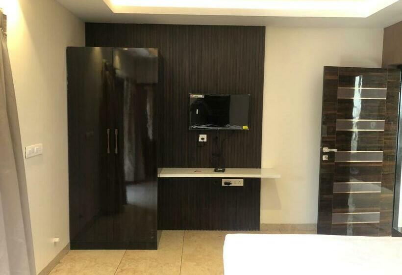 호스텔 L. R Residency