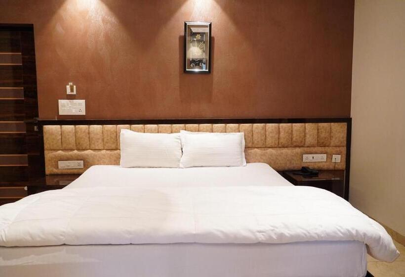 호스텔 L. R Residency