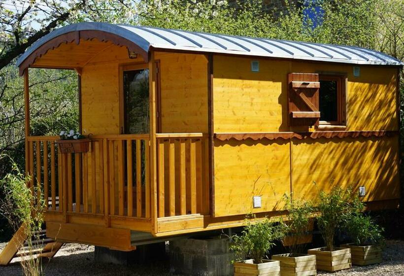 تختخواب و صبحانه La Roulotte Du Herdal