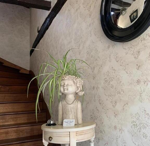 ペンション La Cour Des Ursulines