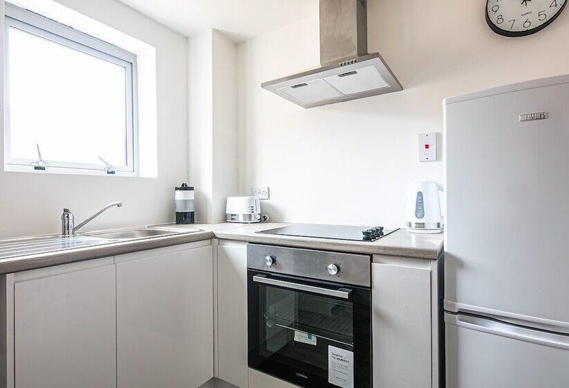 Phoenix Court   By Resify