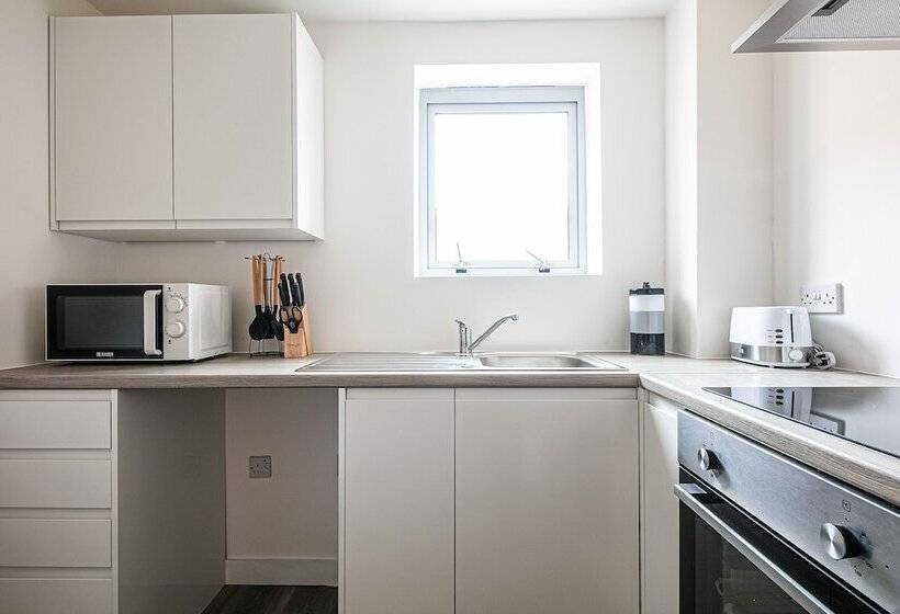 Phoenix Court   By Resify