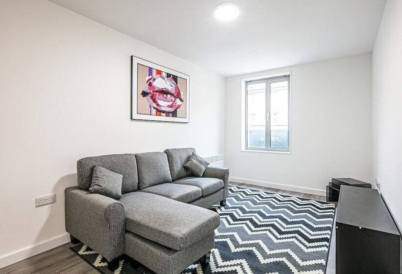 Phoenix Court   By Resify