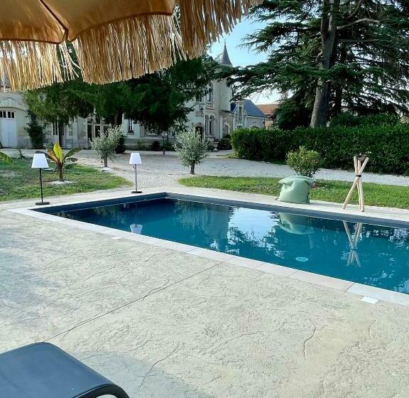 Bed and Breakfast Le Château De Leugny