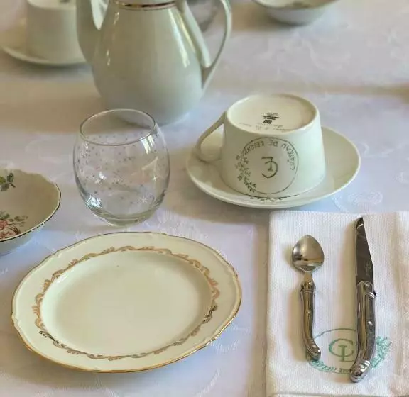 ベッドアンドブレックファースト Le Château De Leugny