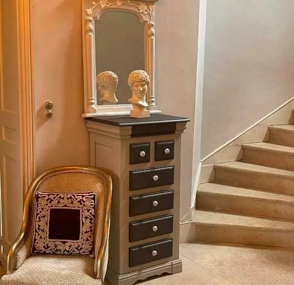 ベッドアンドブレックファースト Le Château De Leugny