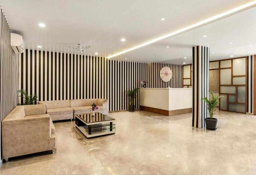 Hotelli Seasons  A Boutique