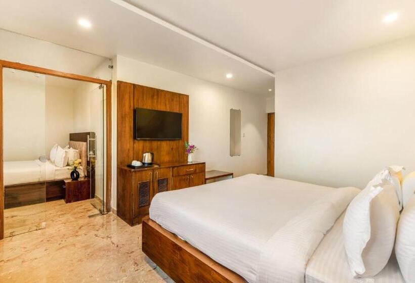 Hotelli Seasons  A Boutique