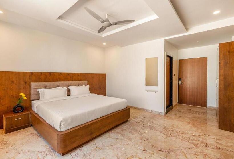 Hotelli Seasons  A Boutique