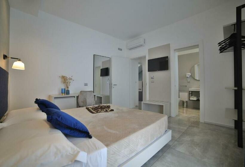 ペンション Calaluna Rooms