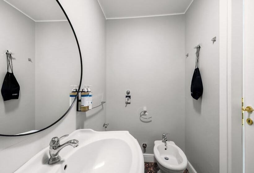 Adore Rooms & Apartments