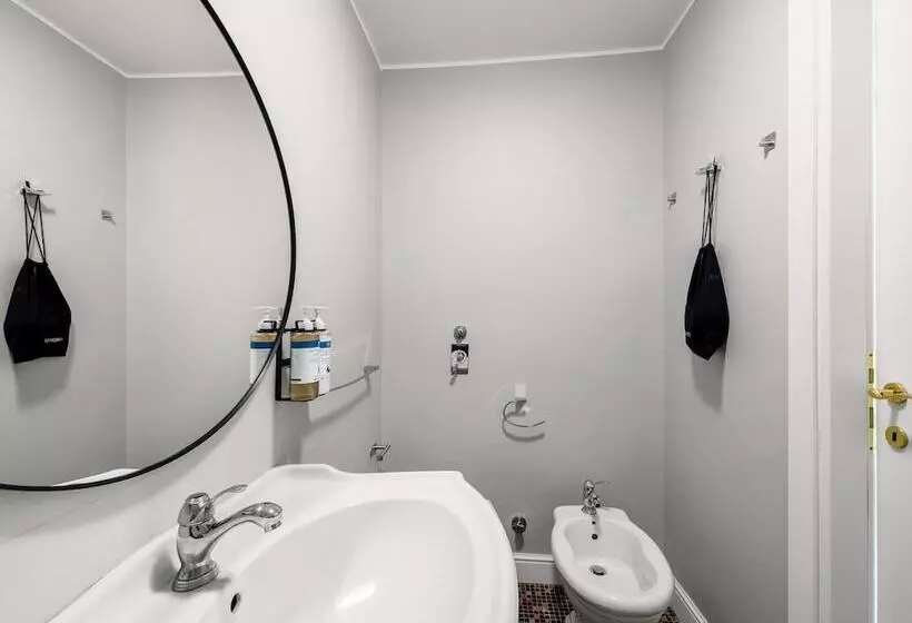 Adore Rooms & Apartments