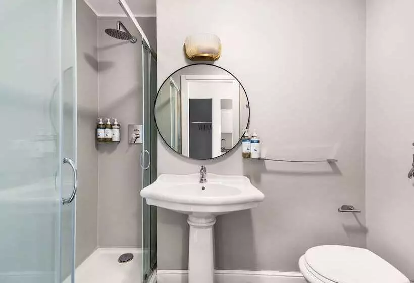 Adore Rooms & Apartments