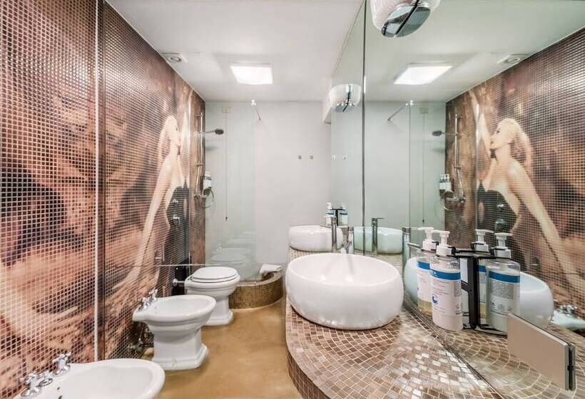 Adore Rooms & Apartments