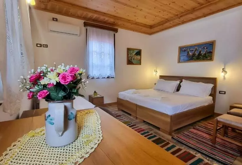 ベッドアンドブレックファースト Arben Qemeri Guest House